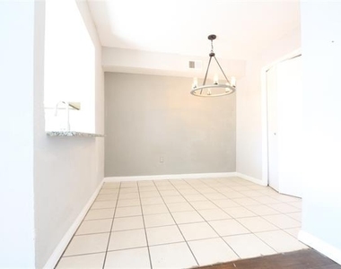 835 Dublin Drive - Photo Thumbnail 5