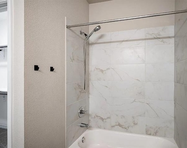 117 Springtree Street - Photo Thumbnail 12