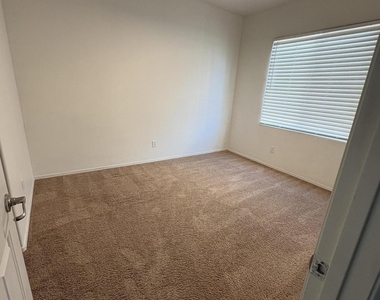 3886 S Marigold Way - Photo Thumbnail 10