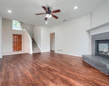 8217 Rayburn Lane - Photo Thumbnail 7