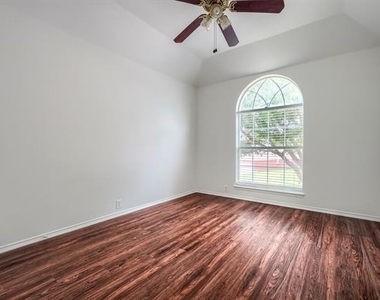 8217 Rayburn Lane - Photo Thumbnail 24