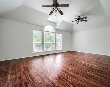8217 Rayburn Lane - Photo Thumbnail 23