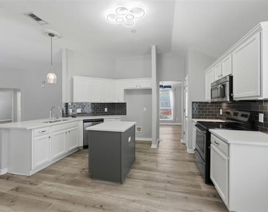 117 Clover Leaf Lane - Photo Thumbnail 9