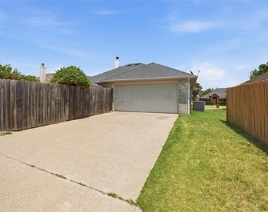 117 Clover Leaf Lane - Photo Thumbnail 14
