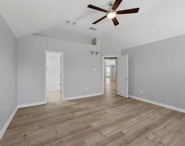 117 Clover Leaf Lane - Photo Thumbnail 16