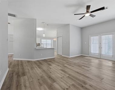 117 Clover Leaf Lane - Photo Thumbnail 3