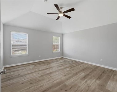 117 Clover Leaf Lane - Photo Thumbnail 15