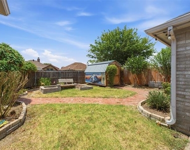 117 Clover Leaf Lane - Photo Thumbnail 11