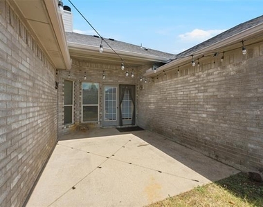 117 Clover Leaf Lane - Photo Thumbnail 12