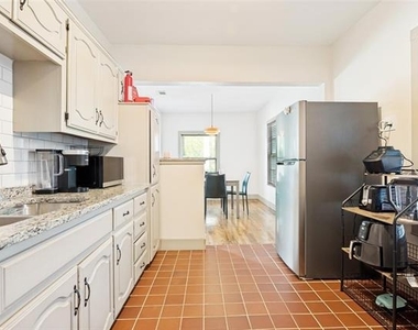 2723 Sharon Street - Photo Thumbnail 10