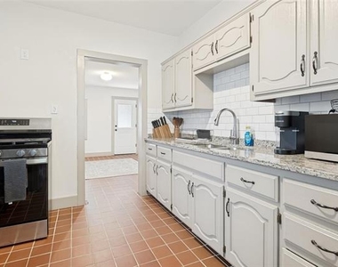 2723 Sharon Street - Photo Thumbnail 9