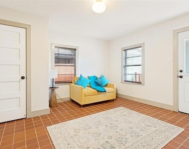 2723 Sharon Street - Photo Thumbnail 15