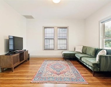 2723 Sharon Street - Photo Thumbnail 6