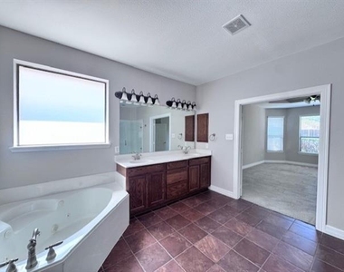 6504 Diamond Drive - Photo Thumbnail 13
