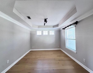 6504 Diamond Drive - Photo Thumbnail 3