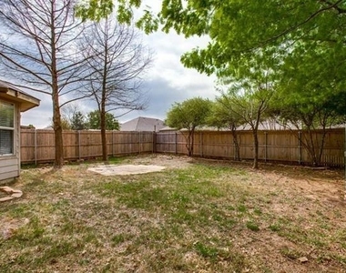 9213 Norfolk Lane - Photo Thumbnail 2