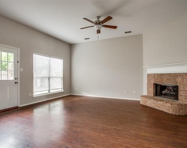 9213 Norfolk Lane - Photo Thumbnail 15