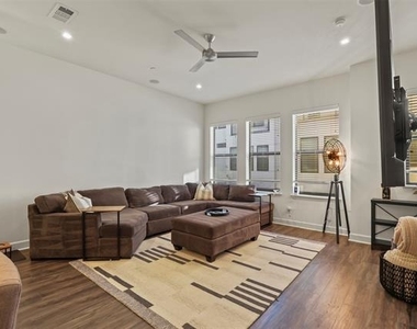 1813 Park Avenue - Photo Thumbnail 7