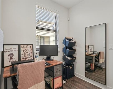 1813 Park Avenue - Photo Thumbnail 14