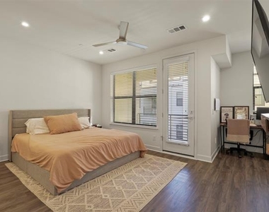 1813 Park Avenue - Photo Thumbnail 13