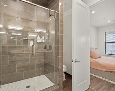 1813 Park Avenue - Photo Thumbnail 16