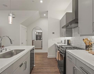 1813 Park Avenue - Photo Thumbnail 9
