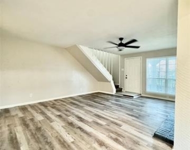 734 Ticonderoga Drive - Photo Thumbnail 16