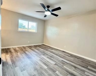 734 Ticonderoga Drive - Photo Thumbnail 15
