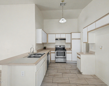 8563 W Mission Lane - Photo Thumbnail 11