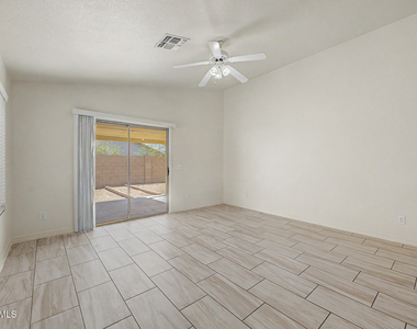 8563 W Mission Lane - Photo Thumbnail 7