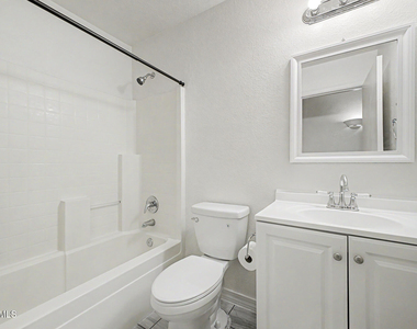 8563 W Mission Lane - Photo Thumbnail 23