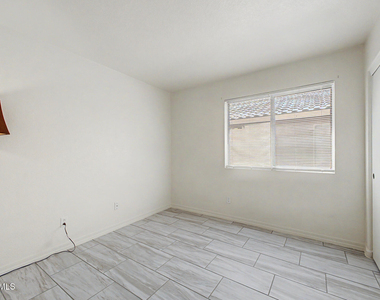 8563 W Mission Lane - Photo Thumbnail 21