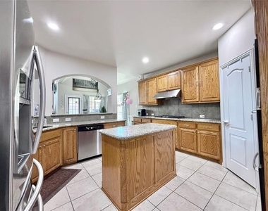 7430 Hidden Cove Lane - Photo Thumbnail 9