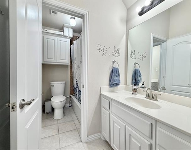 7430 Hidden Cove Lane - Photo Thumbnail 30