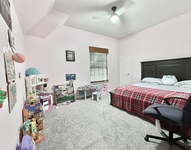 7430 Hidden Cove Lane - Photo Thumbnail 27