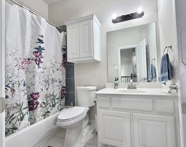 7430 Hidden Cove Lane - Photo Thumbnail 28