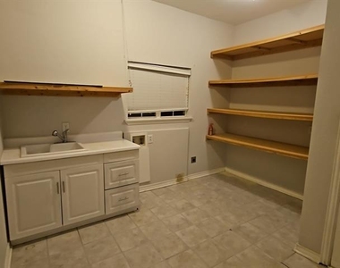 137 Oakview Road - Photo Thumbnail 36
