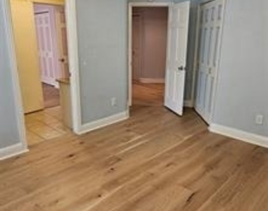 137 Oakview Road - Photo Thumbnail 23