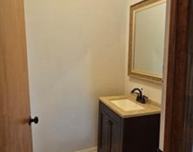 137 Oakview Road - Photo Thumbnail 28