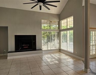 137 Oakview Road - Photo Thumbnail 10