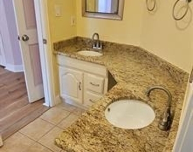 137 Oakview Road - Photo Thumbnail 26