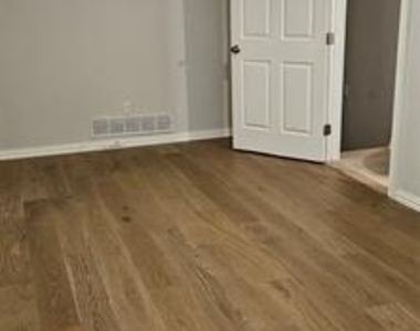 137 Oakview Road - Photo Thumbnail 35