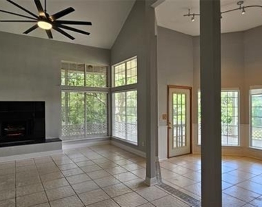 137 Oakview Road - Photo Thumbnail 8
