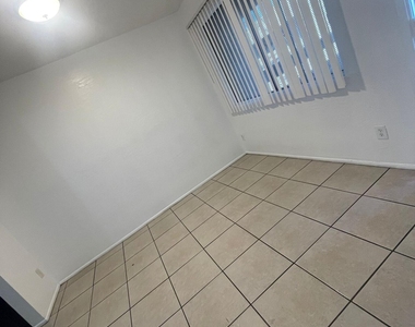 2666 N 43rd Avenue - Photo Thumbnail 1