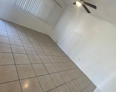 2666 N 43rd Avenue - Photo Thumbnail 3