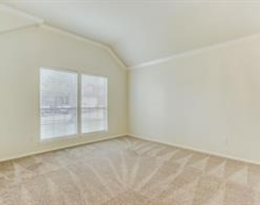 1703 Nightingale Lane - Photo Thumbnail 19