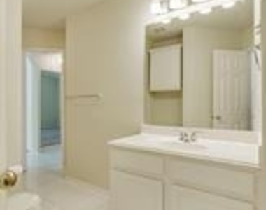 1703 Nightingale Lane - Photo Thumbnail 16