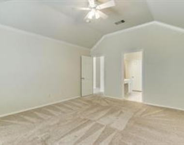 1703 Nightingale Lane - Photo Thumbnail 6
