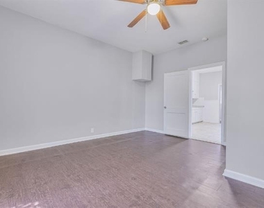 107 Windsor Court - Photo Thumbnail 20