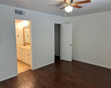 12828 Woodbend Court - Photo Thumbnail 26